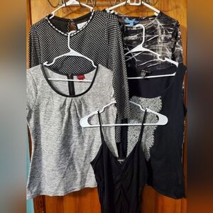 Nice Bundle Of Women's Tops, Size: M-Express, Elle, Merona, Simply Vera,etc